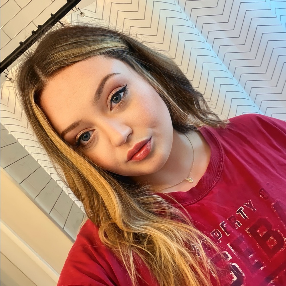 Meet your Posher, Lauren